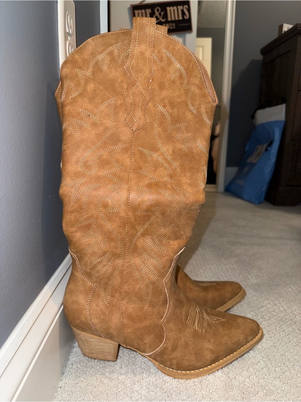 Embroidered Knee-High Western Boots Pointy Toe with Chunky Heel - Picture 3 of 8